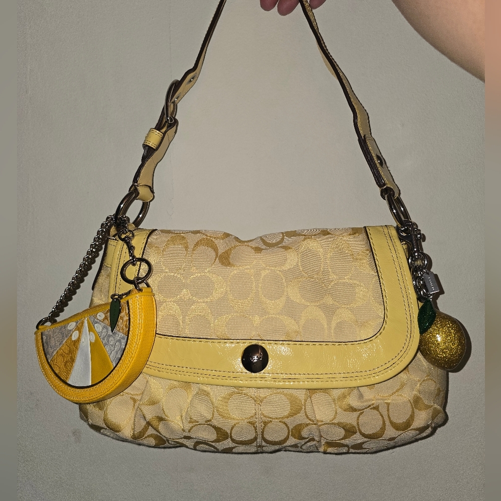 Coach Lemon Yellow Signature Shoulder Bag 🍋🤍